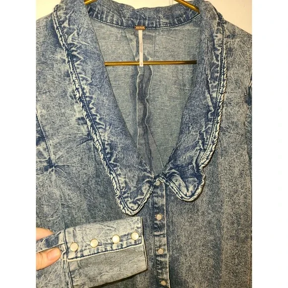 Free People Charlie Button Down Denim Shirt/Dress/Jacket Size Sm 100% Cotton - Picture 11 of 13